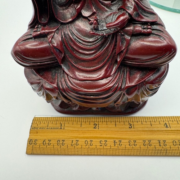 Kwan Yin Buddha figurine in red resin. Kuan Yin Guang Ying sitting buddha. - Picture 10 of 11